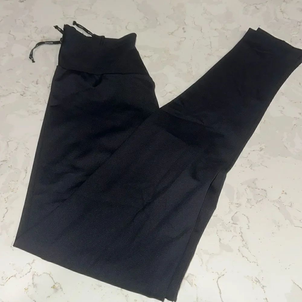 Black Hipkini Leggings